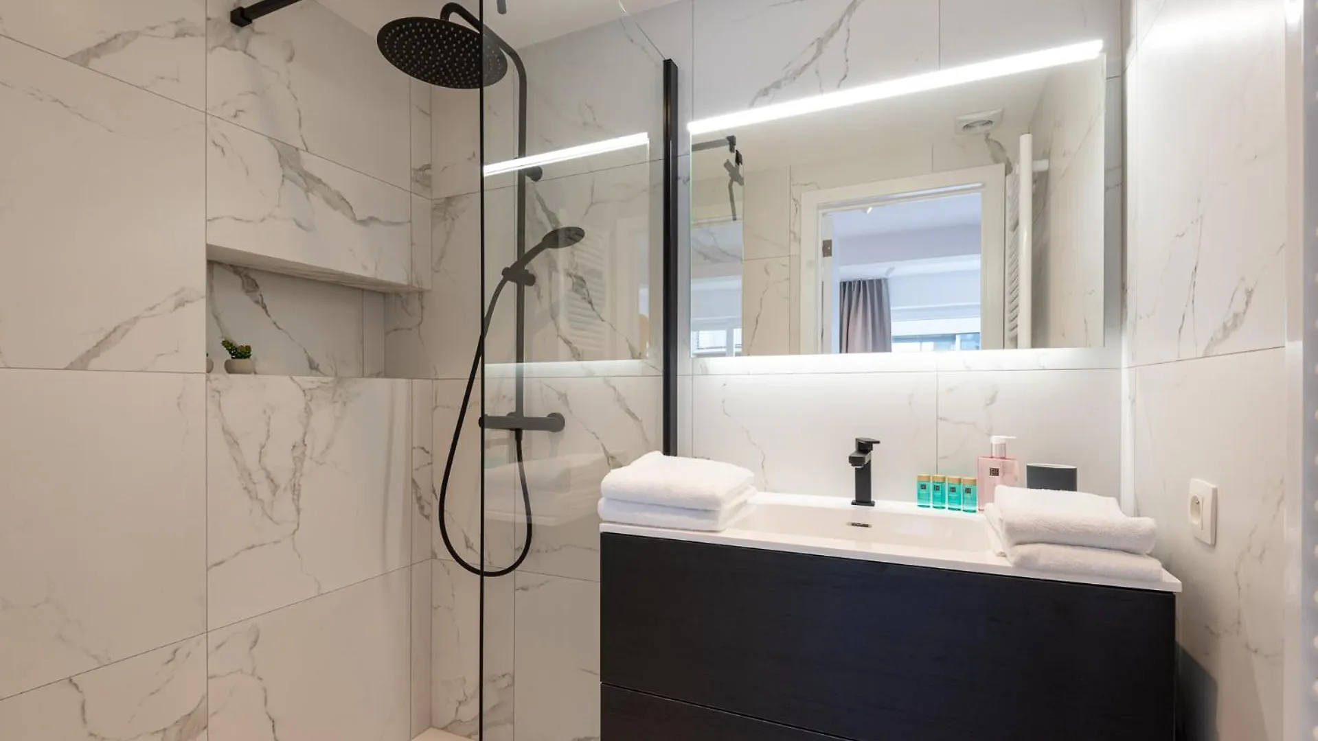 Spacious Penthouse For 8 People In The City Centre Ostend Apartment